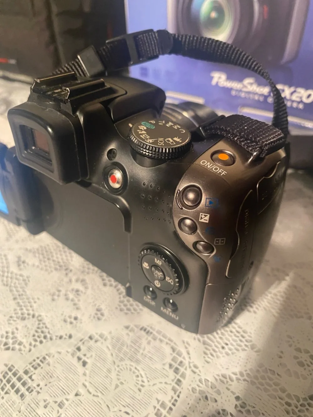Canon PowerShot SX20 IS 12.1MP 20X Zoom Lens Digital Camera/Case - Picture 9 of 10